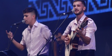 Son de Irigoyen y Casalegno y la rompieron en Cosquín: la noche consagratoria de Ramiro y Valentín