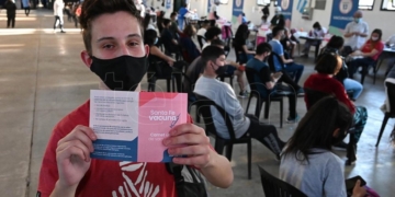 Suben los casos de Covid en niños y hay más de 15 internados: piden que se vacunen