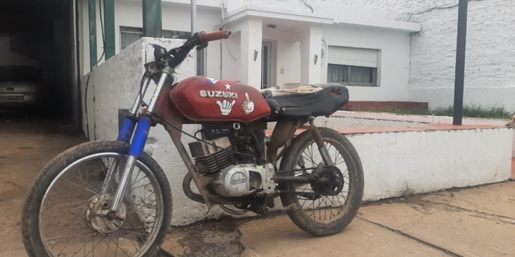 Motociclista de Gaboto aprehendido en Maciel: intentó huir pero lo capturó la policía