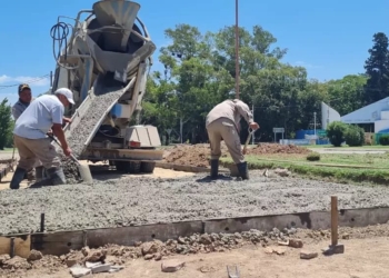 Totoras: comenzaron a pavimentar una esperada obra para evitar la rotonda de Ruta 91