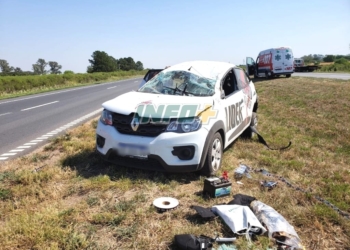 Dos accidentes en Barrancas sobre autopista: un auto despistó y otro chocó por alcance