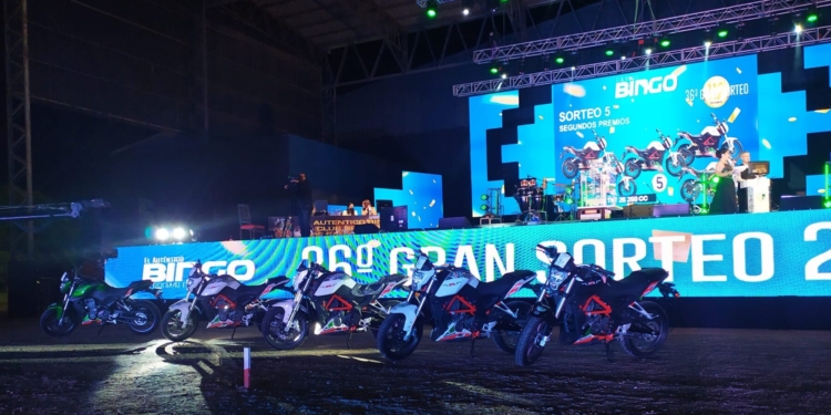 Dos mujeres de Totoras ganaron autos en el bingo de San Vicente