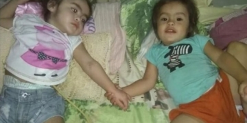 Pedido solidario para dos mellizas de Andino: una de ellas sufrió meningitis