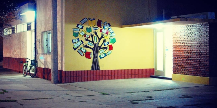 Rompieron un ventiluz y robaron en la Biblioteca Popular de Barrancas