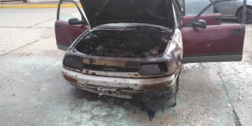 Un vecino de Barrancas sufrió el incendio de su auto mientras manejaba