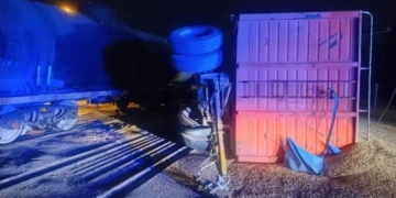 Un camión no advirtió la presencia del tren y fue impactado en San Lorenzo