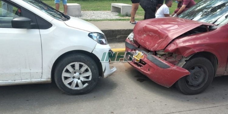 Dos autos chocaron de frente en Andino y dos personas resultaron heridas