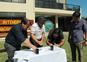 Isleños de Gaboto firmaron el acta con Parques Nacionales y no serán desalojados