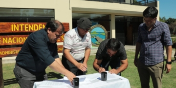 Isleños de Gaboto firmaron el acta con Parques Nacionales y no serán desalojados