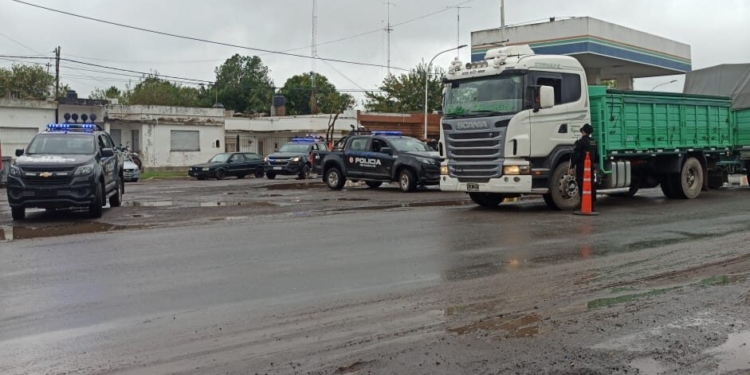 Despliegue policial en Oliveros: se controlaron más de 200 vehículos y personas