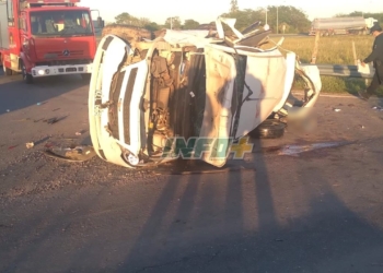 Tres jóvenes fallecidos en Timbúes y cuatro heridos tras un vuelco