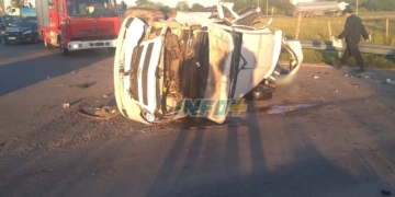 Tres jóvenes fallecidos en Timbúes y cuatro heridos tras un vuelco