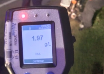 Manejaba en moto por autopista con 1.97 g/l de alcohol en sangre