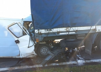 Un camionero de Barrancas sufrió un accidente en autopista: un hombre grave