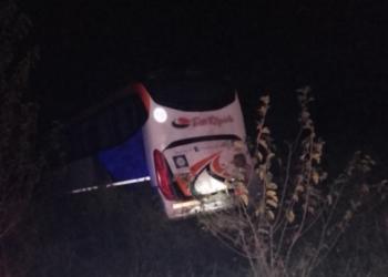 Despiste del colectivo Tata Rápido en Timbúes: dos pasajeros sufrieron fracturas
