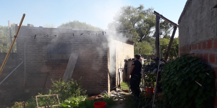 Susto por un incendio en una vivienda de Maciel: hubo pérdidas materiales
