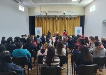 La Comuna de Timbúes entregó las becas Acompañar y Educar por más de un millón de pesos