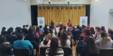 La Comuna de Timbúes entregó las becas Acompañar y Educar por más de un millón de pesos