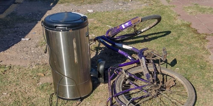 Robó un secarropas en Timbúes y lo llevaba en bicicleta: fue aprehendido