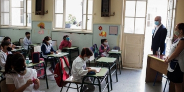 Media hora más de clases en Santa Fe: la extensión será optativa para los docentes