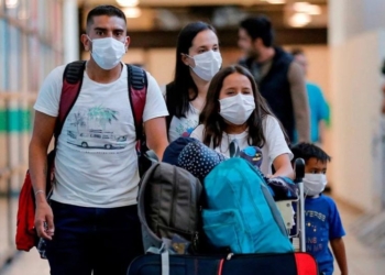 El barbijo dejó de ser obligatorio pero recomiendan su uso en lugares cerrados