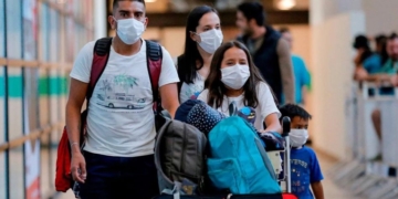 El barbijo dejó de ser obligatorio pero recomiendan su uso en lugares cerrados