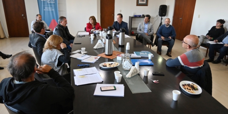 Diana se reunió con la ministra Cantero y solicitó obras para escuelas de la región