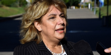 Suben los casos de Covid y el gobierno santafesino insiste con el barbijo