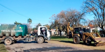 Andino construye lomos de burro sobre la Ruta Provincial s26