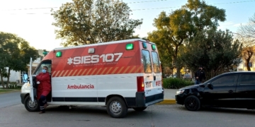Un hombre de Maciel herido al chocar una moto y un auto en el centro