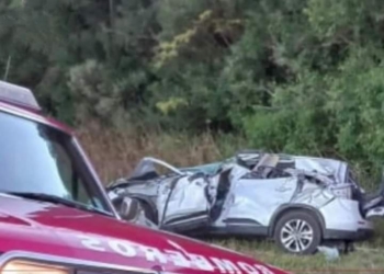 Tragedia en Las Rosas: un camión perdió su carga de ladrillos y un joven falleció