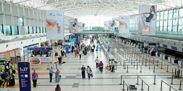 Una mujer de la región hizo una amenaza de bomba en Ezeiza para no perder un vuelo