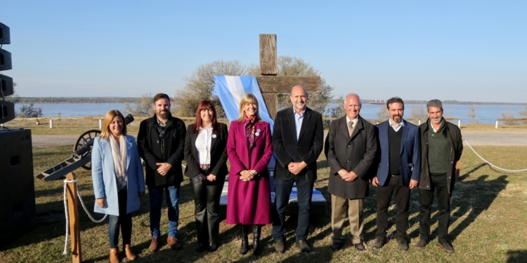Perotti visitó la región por la Batalla de Punta Quebracho y anunció obras