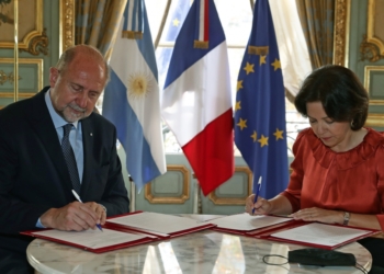 Santa Fe firmó convenio con Francia para la enseñanza del idioma en las escuelas