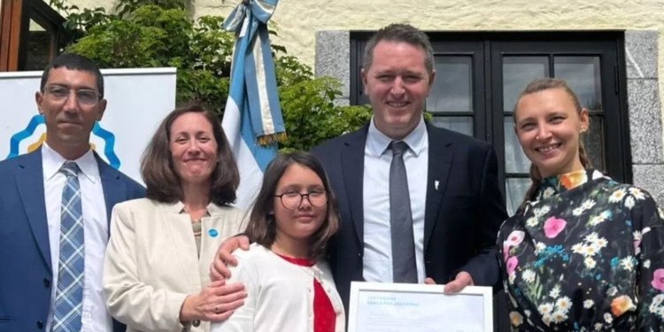 Un chef totorense fue distinguido en Noruega por contribuir con su labor en el exterior