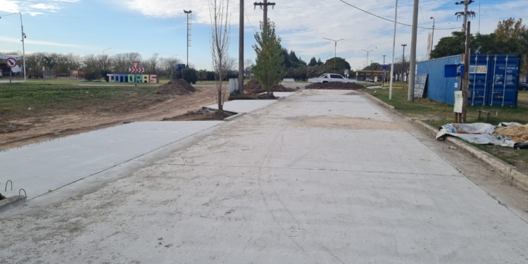 Totoras: nuevo pavimento y dársenas para los vecinos del Natatorio Parque