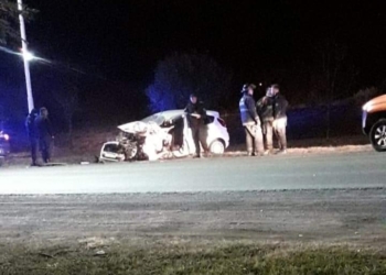 Un muerto tras un choque fatal entre un auto y un camión sobre Ruta 11