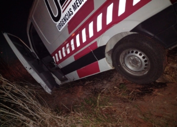 Una ambulancia con una paciente despistó en Ruta 34, en Centeno