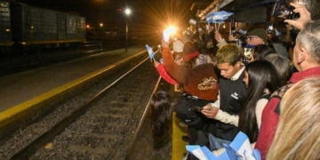 El tren de pasajeros volvió a parar en San Lorenzo después de 15 años