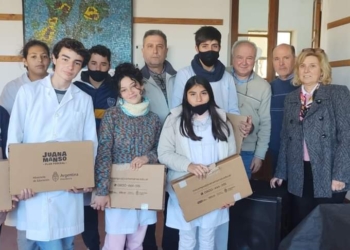 Alumnos de la región reciben las Netbooks del Plan Juana Manso