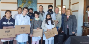 Alumnos de la región reciben las Netbooks del Plan Juana Manso