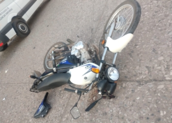 Un camionero de Díaz y un motociclista de Timbúes chocaron en Ruta 11: un herido grave