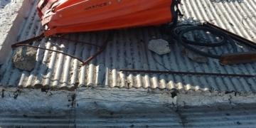 Un aerobalde se desprendió de un helicóptero y dañó una casa en Puerto San Martín