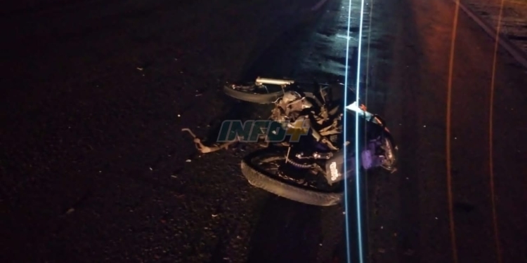 Un joven cayó de su moto entre Totoras y Clason y fue internado en el HECA