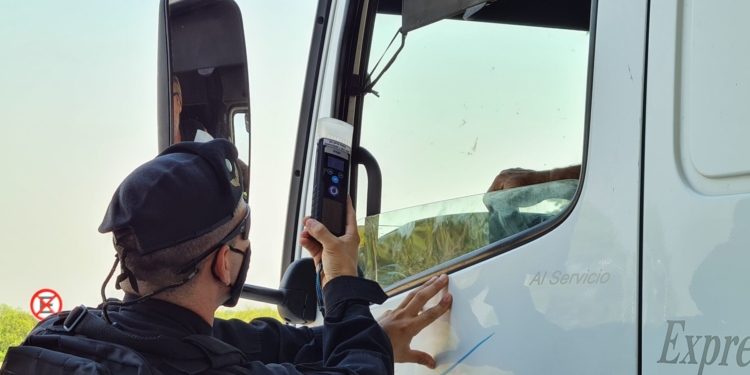 46 conductores profesionales dieron positivo de alcoholemia en rutas de la provincia