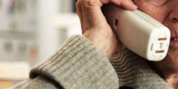 Estafa en Totoras: un hombre entregó pesos, dólares y joyas