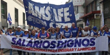 Paritarias: docentes de Amsafé definirán si van nuevamente al paro