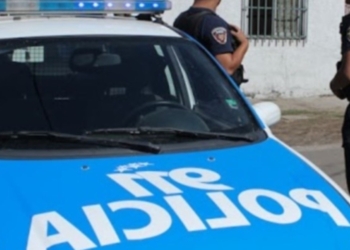 Prisión para dos policías que agredieron a una mujer y le robaron dinero