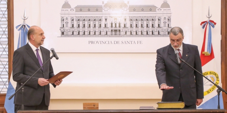 Perotti le tomó juramento al nuevo Ministro de Seguridad de la provincia