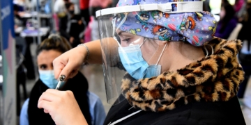 Covid 19: Comienza la vacunación con quintas dosis a mayores de 50 años